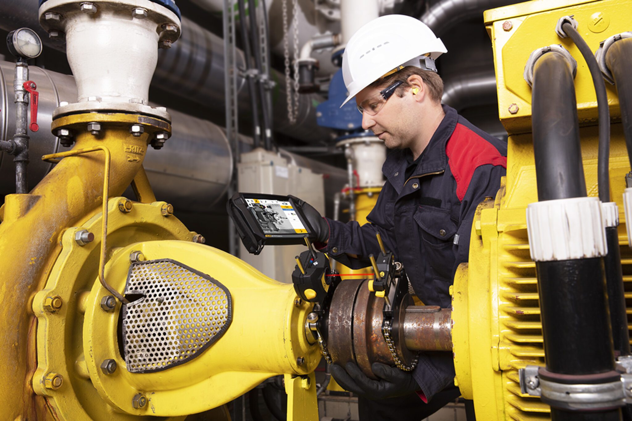 Fluke 831 Laser Shaft Alignment Tool Simplifies Alignment