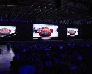 Mercedes-Benz Accelerates AI-Driven Transformation with Celonis