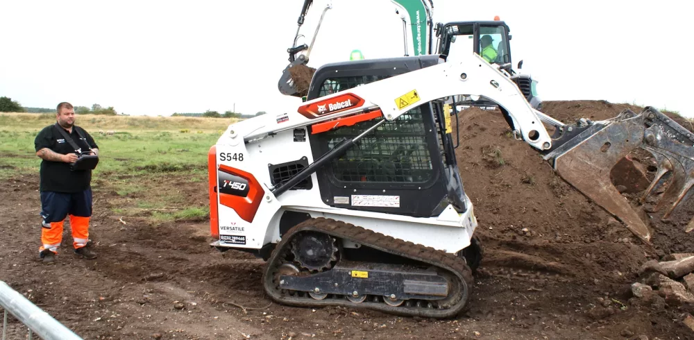 Bobcat Dealer Versatile Equipment Celebrates Area Expansion 