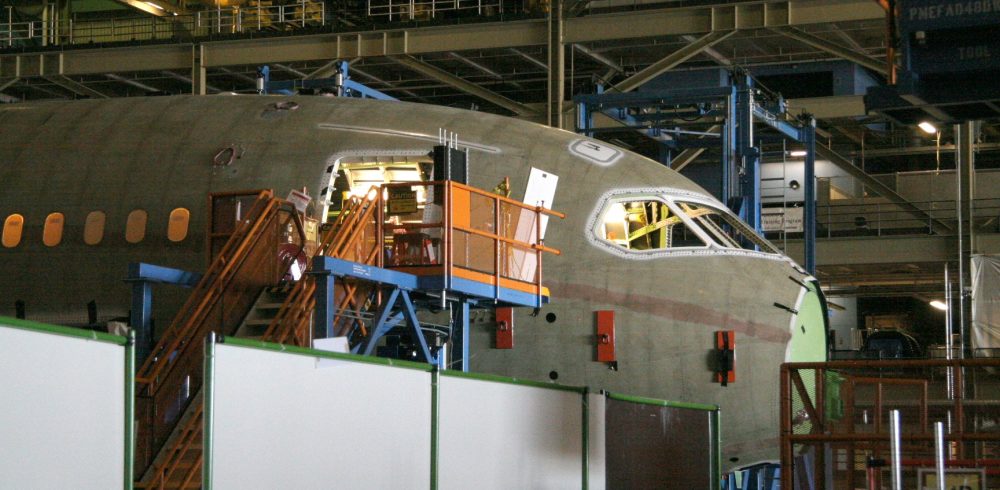 Boeing_787_Section_41_final_assembly