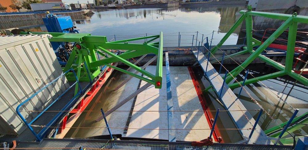 Bringing nature into engineering with carbon flat profiles