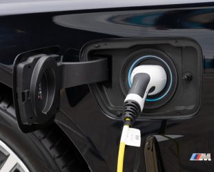 Electric Car Chargers to Outnumber Petrol Stations by 2020