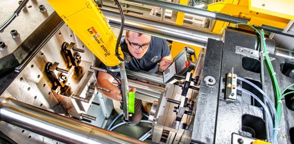 FANUC ROBOSHOT Helps Bloom-in-box Reduce Carbon Footprint