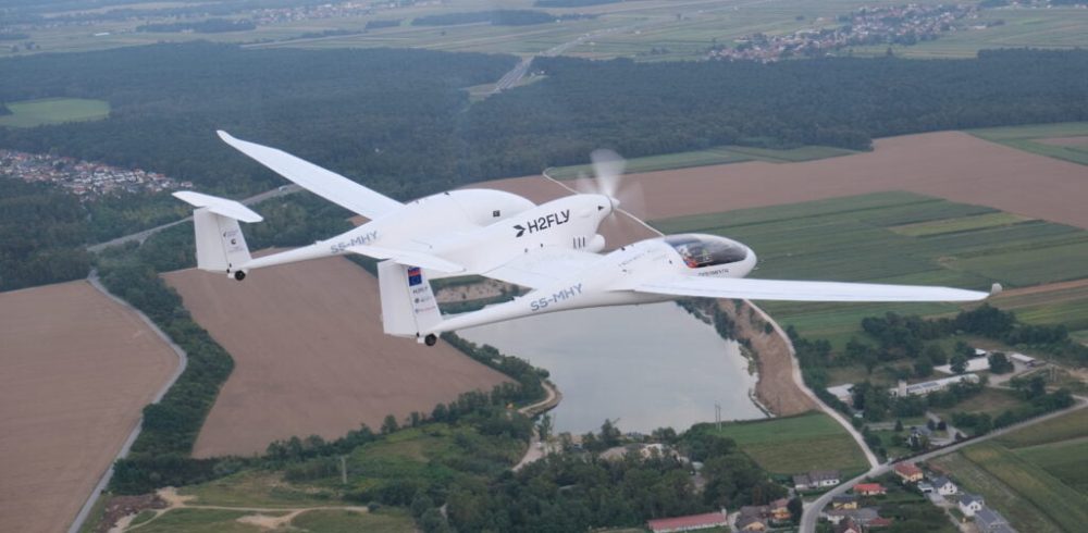 H2FLY first piloted flight powered by liquid hydrogen. 