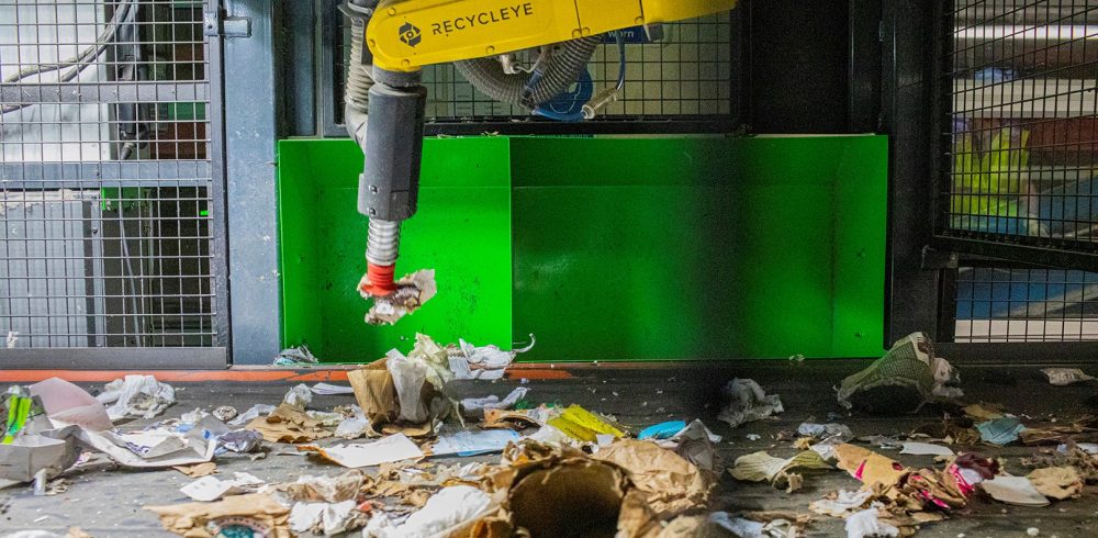 Vision technology in conjunction with FANUC 6-axis LR Mate robots