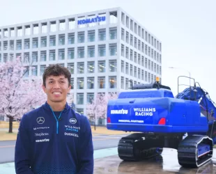 Komatsu welcomes Williams Racing driver Alex Albon