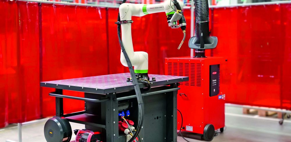 Find out how you can elevate your production processes with a Fronius Cobot. 