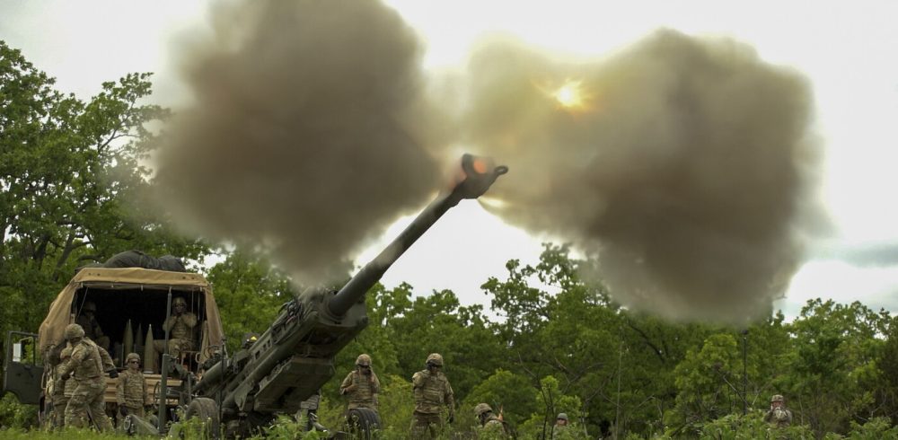 M777