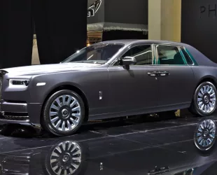 Record Year for Car Sales at Rolls-Royce