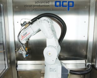 Cleanroom Compatible Cleaning Cell with quattroClean Technology
