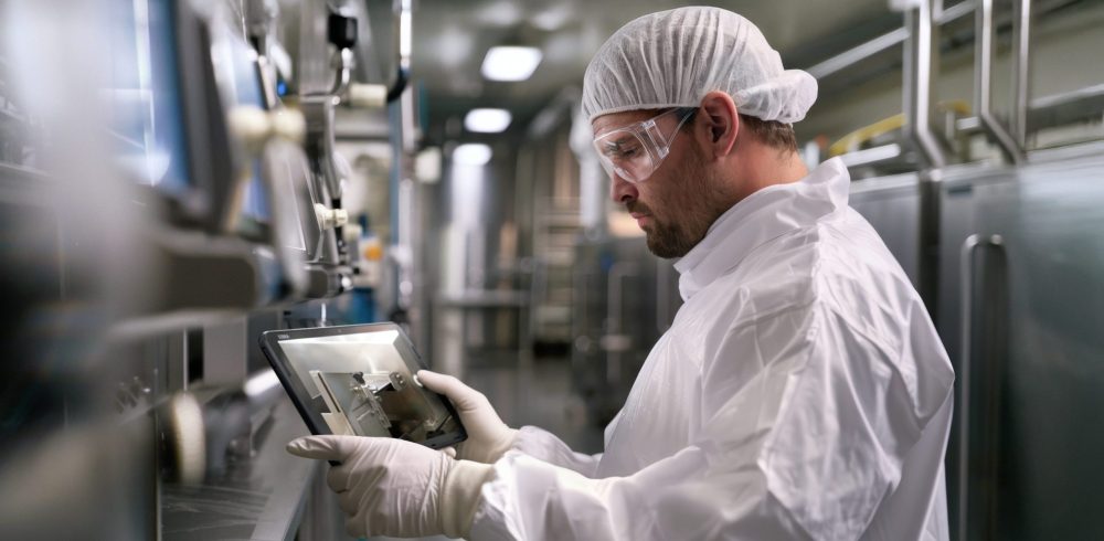 manufacturing-photography-lifestyle-et401-food-beverage-taking-picture-repair-6487x3636-pix-300-dpi