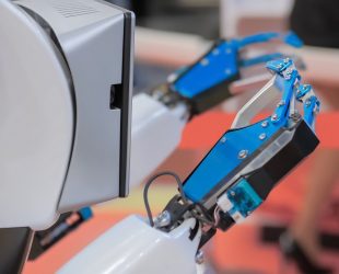 Plastics Additive Manufacturing: The Key to a More Efficient and Effective Robot