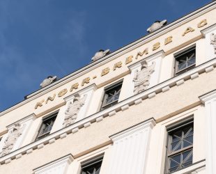 Knorr-Bremse Global Sustainability Impact Award from Schneider